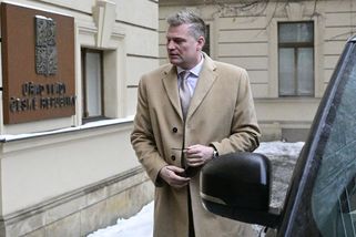 Dohodář? Nad zmocněncem Turkem kroutí právníci hlavou - Novinky