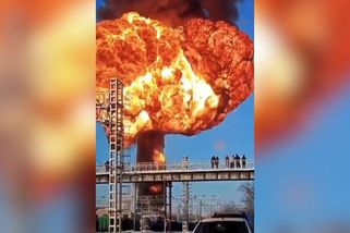 Exploze na ruském nádraží: shořely cisterny s benzinem - Novinky