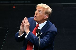 Do nebe bych se dostat měl, věří Trump. Vzápětí sprostě urazil kolegu