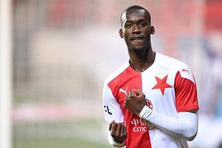 Do nového roku s vyplněnou cenovkou. Nahradí slávistický zázrak Ronalda? - Sport.cz