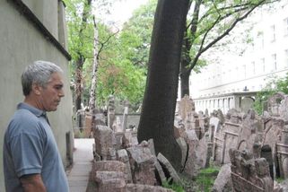 Epsteinův skandál míří do Česka: Dívka píše o nahém, vlhkém povídání v bazénu - Seznam Zprávy