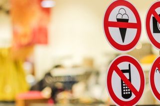 Zákaz vstupu s kočárkem: V obchodech a restauracích trápí spoustu rodičů. Může se to? Kde končí práva podnikatelů?