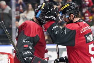 Sparta odletěla na Spenglerův pohár, čerstvého tatínka ale nechala doma - Sport.cz