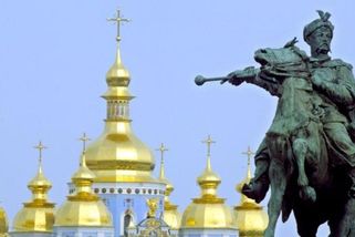 Rusové pronásledují, mučí a zabíjejí kněze, ničí i pravoslavné chrámy