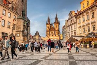 Jaké je Česko očima Američanky: Zdravotní pojištění, zírání a pivo s pěnou