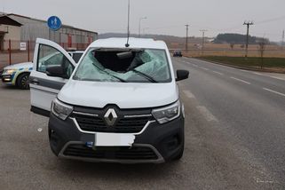 Z kamionu na Klatovsku se uvolnil kus ledu a proletěl čelním sklem protijedoucího vozu - Novinky