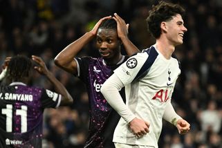 Britové tepou Slavii, moc se nepředvedla. Jen dokazuje, že soutěž je přefouknutá - Sport.cz