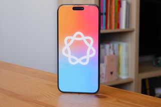 Že ujel Applu s AI vlak? V příštím roce možná všechno konečně dožene