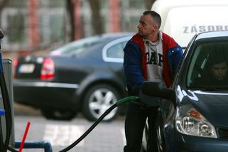 Nafta tento týden zlevní pod 32 korun - Novinky