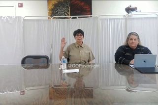 Dosvědčím, že Trump nic neudělal. Když mi dá milost, vzkázala uvězněná Epsteinova společnice - Novinky