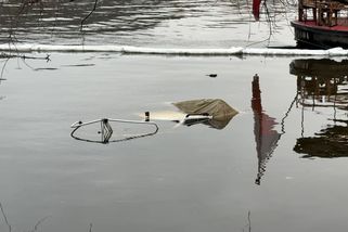V Praze se bez povšimnutí potopila menší loď - Novinky