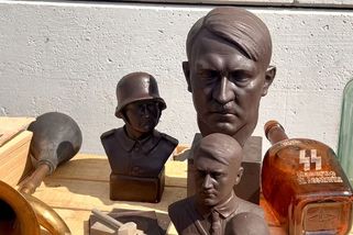 Kde končí sběratelství a začíná trestný čin? Na pražské burze se prodávaly nacistické suvenýry - Novinky