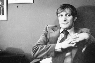 Jiří Suchý: Narodit se v jiných poměrech, možná bych byl komunista - Médium.cz