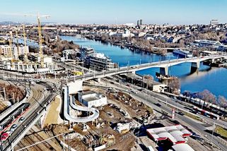 Náklady na stavbu Dvoreckého mostu se zvedly na skoro dvě miliardy