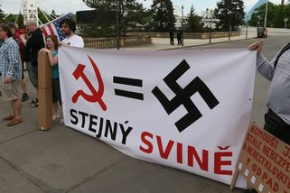 Lenin není in. Od 1. ledna platí zákaz komunistických symbolů — HlídacíPes.org