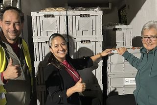 Skoro 740 kilo potravin. Přebytky z filmového festivalu dostali senioři i děti - Novinky