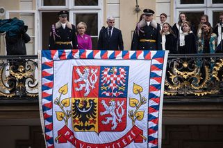 Pavel vrátil na Hrad ukradenou standartu - Novinky