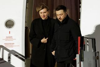 Zelenského letadlo na cestě do Dublinu pronásledovaly záhadné drony - Novinky