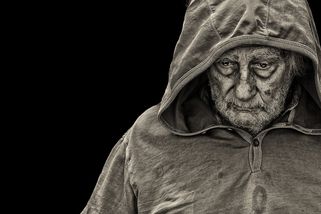 „Vodlez, ještěre!“ Senioři se s neúctou setkávají stále častěji