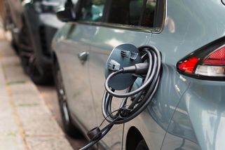 Infrastruktura pro EV: Norské zkušenosti a realita českých sídlišť - Portál řidiče