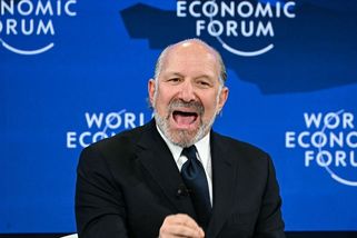 Amerického ministra obchodu v Davosu vypískali - Novinky