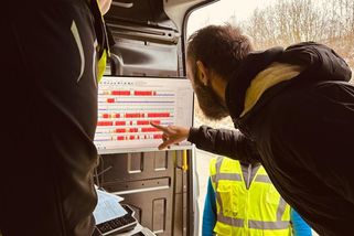 Nebezpečná jízda. Řidič kamionu zastaveného u Prahy skoro nespal, jel jak za dva - Novinky