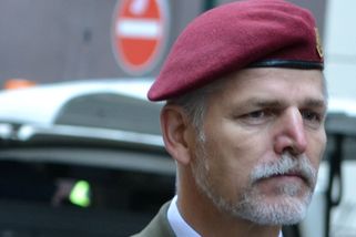 Zachránil 53 Francouzů. Petr Pavel v Jugoslávii prožil nejtěžší chvíle kariéry - Médium.cz