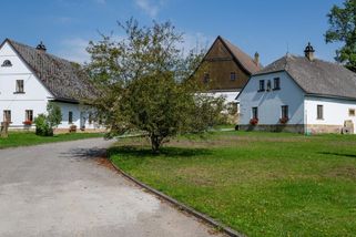 Staré domy musí být do roku 2050 bez emisí. EU nastavila pravidla. Přijde vlna vyvlastňování?