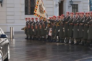 Komentář: Vrátí se povinná vojna? Má to dvě výhody - Seznam Zprávy