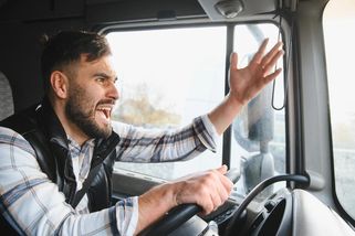 Profesák prý dehonestuje řidičský průkaz - Portál řidiče