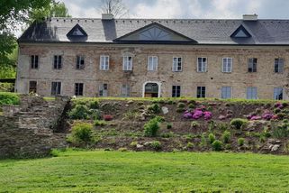 Developery na Šumavě krotí stavební uzávěra, Hartmanice se bojí o zámečky v okolí - Novinky