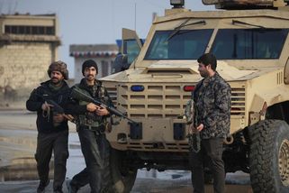 Kurdové v Sýrii se museli vzdát autonomie, oblast v pondělí obsadí vládní jednotky - Novinky