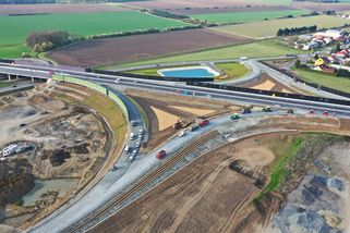 Vláda slibuje dálnici na Slovensko, nikdo s ní nepočítá. Skončí u Vizovic