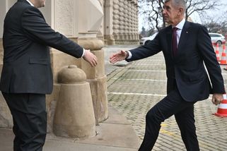 Podezření kolem Epsteina míří i do Česka. Lipavský tlačí na Babiše