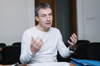 Portlík pro Publico: Kdo chce přijet do Prahy a parkovat v centru, ať si za luxus připlatí