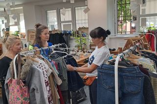 Praha zřídila další centra pro opětovné použití předmětů. Jedni dají nepoužívané věci, druzí je berou zdarma - Novinky