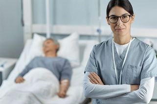 Koho nahradí AI? Historici nebudou třeba, ošetřovatelé ano