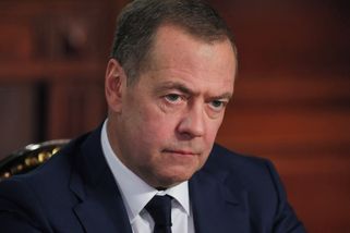 Zima se blíží. Medvěděv po svém okomentoval konec pražské jaderné smlouvy - Novinky