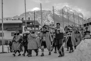 Ostuda z Cortiny. Hokejisté na olympiádě vybouchli a soudruzi měli problém - Seznam Zprávy