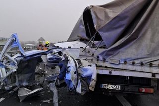 Senior vjel na Šumpersku do cesty kamionu. Zemřel na místě - Novinky