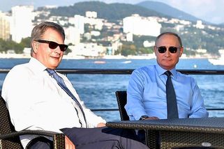 Kdysi hrál hokej s Putinem. Dnes může být klíčem k dialogu Evropy s Kremlem