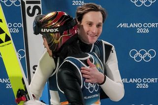 Olympiáda | Na velkém můstku vyhrál slovinský favorit Prevc - Sport.cz