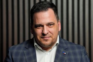 Zdechovský má smůlu, europoslanci nemohou působit v aktivních zálohách, potvrdil soud - Novinky