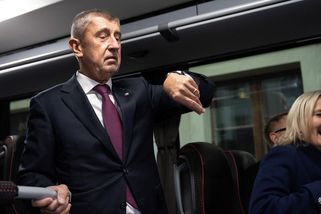 Andrej Babiš má už měsíc zpoždění s přesunem akcií Agrofertu do fondu - Seznam Zprávy
