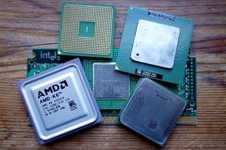 Statistika: AMD přebralo Intelu rekordní část trhu x86 procesorů. Jaký je tržní podíl čipů Arm?