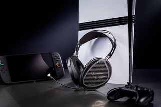 Mřížkovaný design a špičkový zvuk. Asus představil drátový headset ROG Kithara