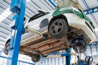 Nové ekologické palivo E20 má problém: Řidiči hlásí poškozená auta a nízký výkon