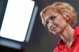 Komunistka Konečná mudrovala o demokracii