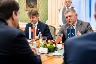 Fico si to nenechá líbit. „Můžete dál kouřit marihuanu a uznávat 70 pohlaví, ale vyhrožovat, je překročení červené čáry“ - Echo24.cz