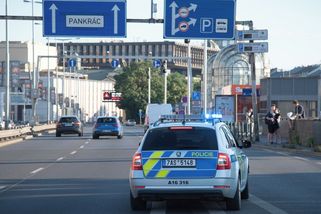 Úředníka ministerstva školství obvinila policie ze znásilnění a dalších zločinů - Novinky